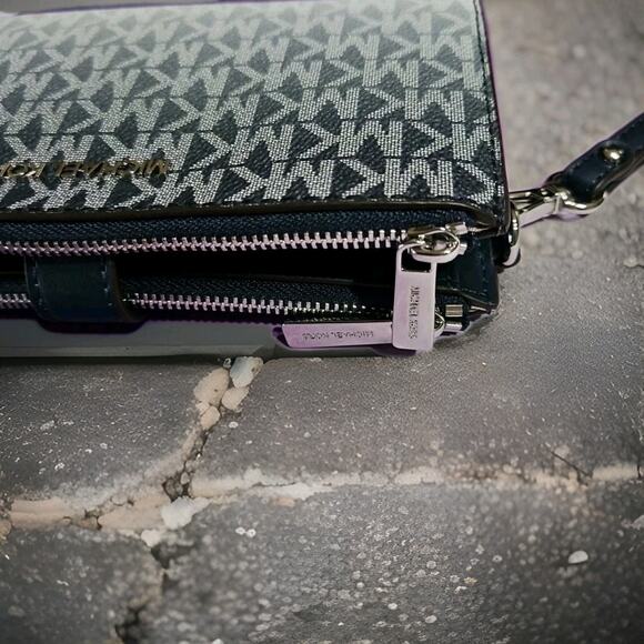 Michael Kors Handbag Jet Set Travel Zip Wallet Ombré Navy Mk Handbag - Picture 8 of 9